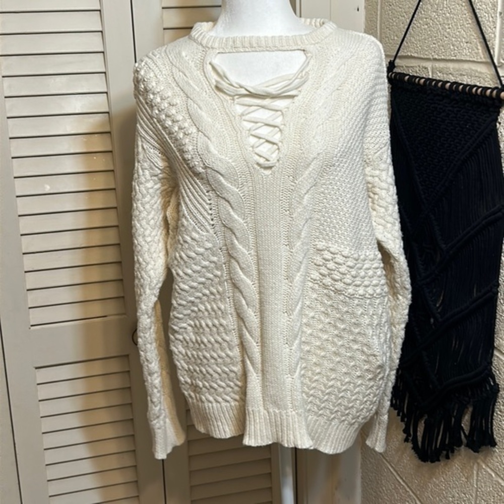 IDYLLWIND by Miranda Lambert  L knit sweater in creamy white